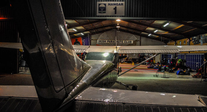 czapla-plane-hanger-724-394